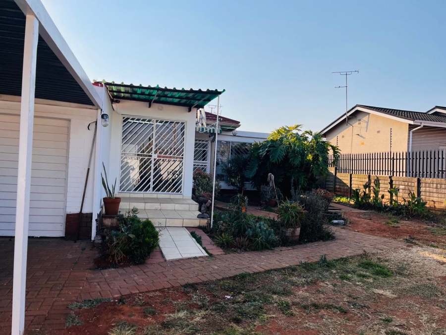 3 Bedroom Property for Sale in Wychwood Gauteng