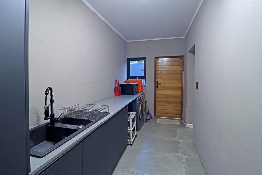5 Bedroom Property for Sale in Bryanston Gauteng