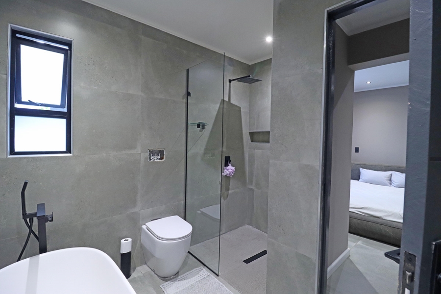 5 Bedroom Property for Sale in Bryanston Gauteng