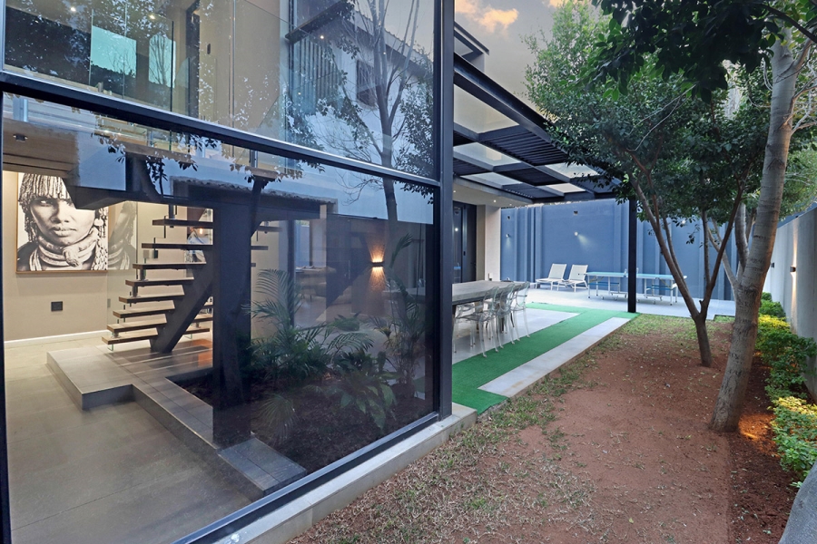 5 Bedroom Property for Sale in Bryanston Gauteng