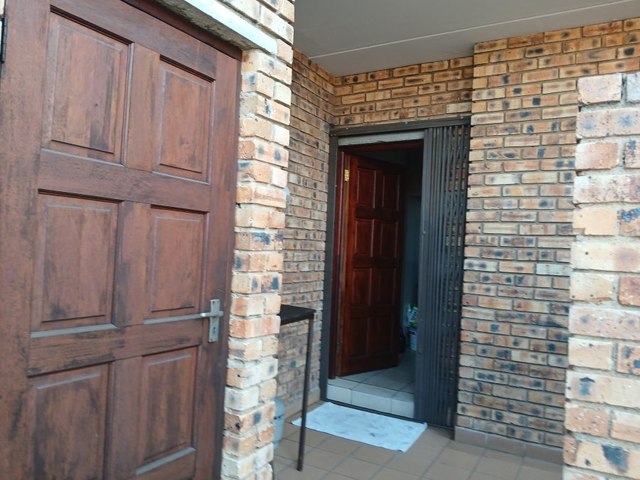 3 Bedroom Property for Sale in Honeydew Grove Gauteng