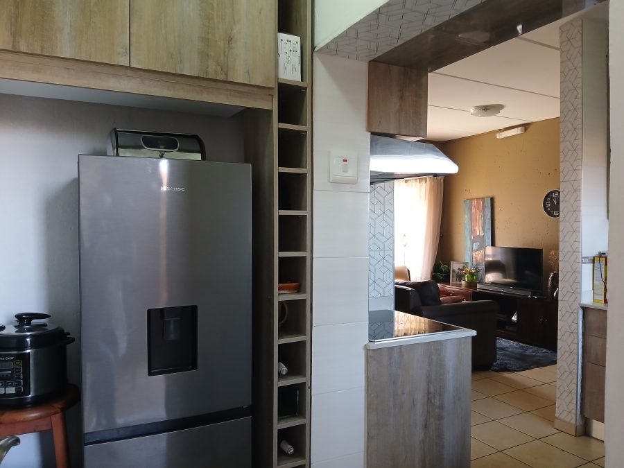 3 Bedroom Property for Sale in Honeydew Grove Gauteng