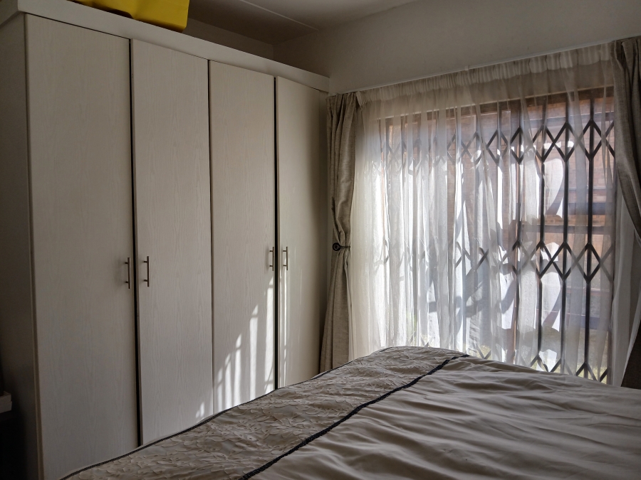 3 Bedroom Property for Sale in Honeydew Grove Gauteng