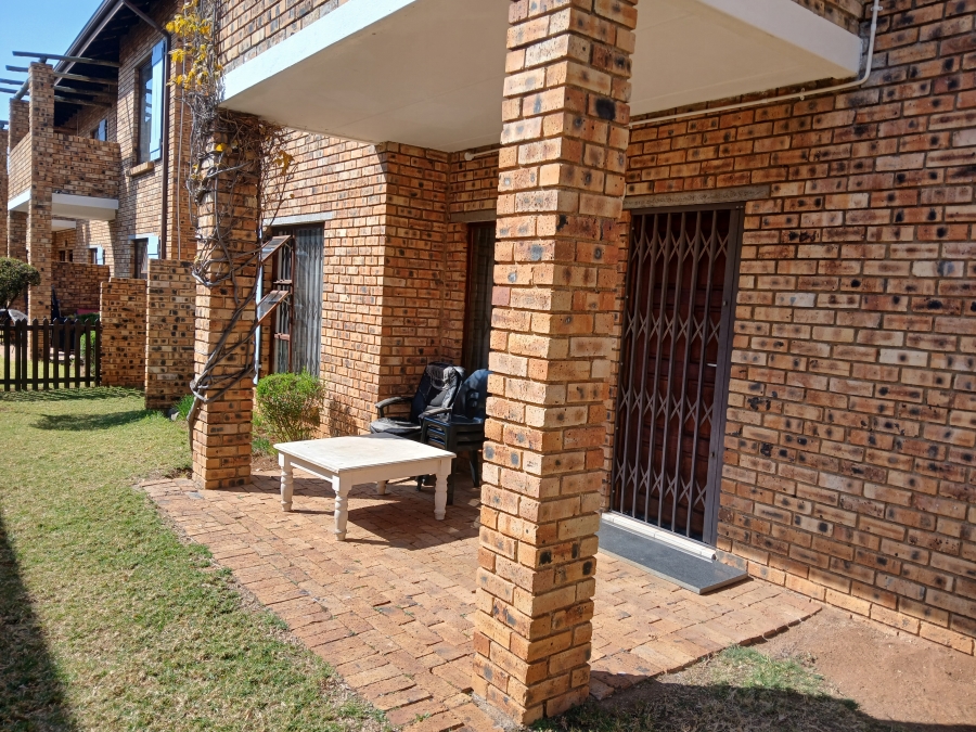 3 Bedroom Property for Sale in Honeydew Grove Gauteng