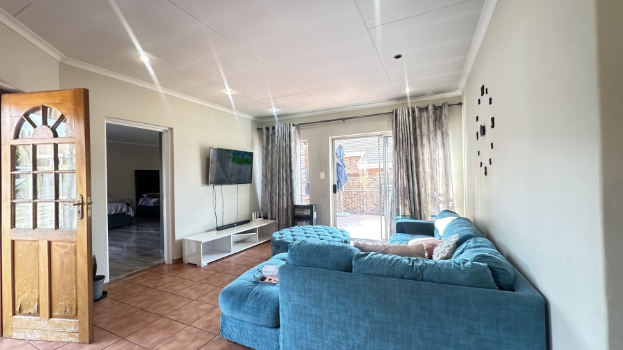 3 Bedroom Property for Sale in Thatchfield Estate Gauteng