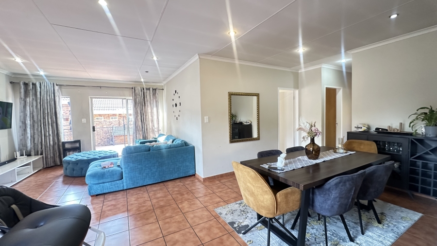 3 Bedroom Property for Sale in Thatchfield Estate Gauteng