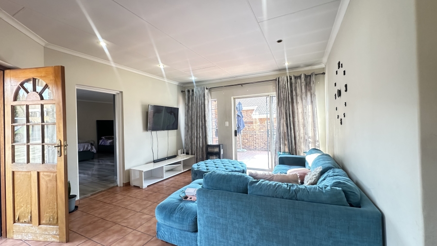3 Bedroom Property for Sale in Thatchfield Estate Gauteng