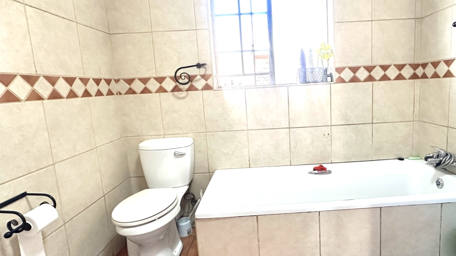 3 Bedroom Property for Sale in Thatchfield Estate Gauteng