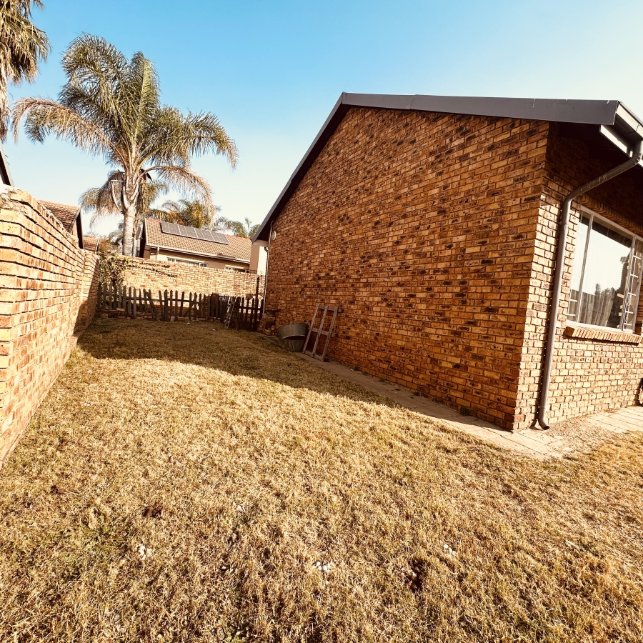 3 Bedroom Property for Sale in Thatchfield Estate Gauteng
