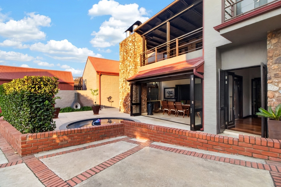 5 Bedroom Property for Sale in Southdowns Estate Gauteng
