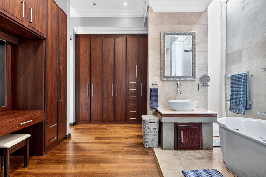 5 Bedroom Property for Sale in Southdowns Estate Gauteng
