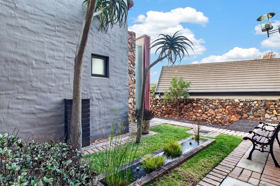 5 Bedroom Property for Sale in Southdowns Estate Gauteng