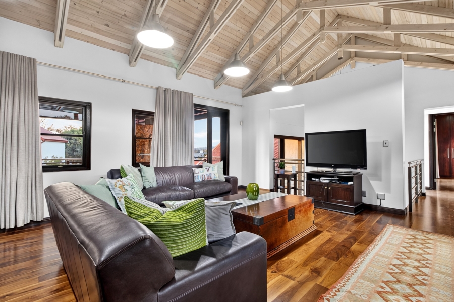 5 Bedroom Property for Sale in Southdowns Estate Gauteng