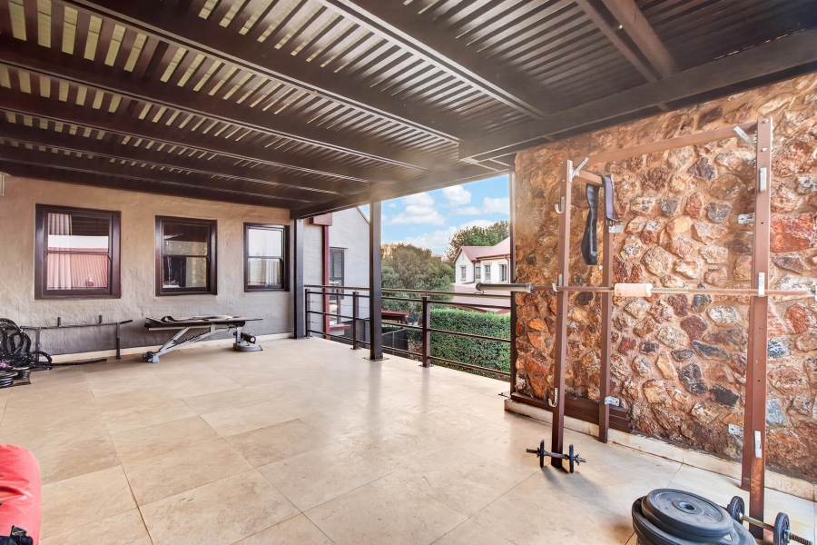 5 Bedroom Property for Sale in Southdowns Estate Gauteng