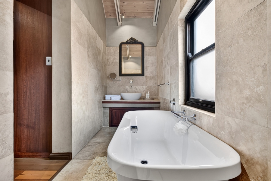 5 Bedroom Property for Sale in Southdowns Estate Gauteng