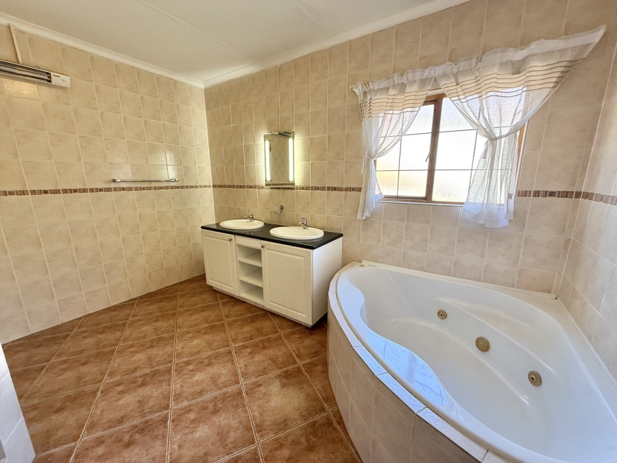 3 Bedroom Property for Sale in The Wilds Gauteng
