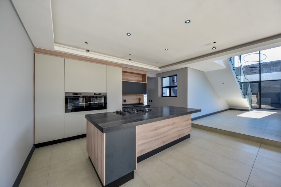 5 Bedroom Property for Sale in Midstream Heights Gauteng