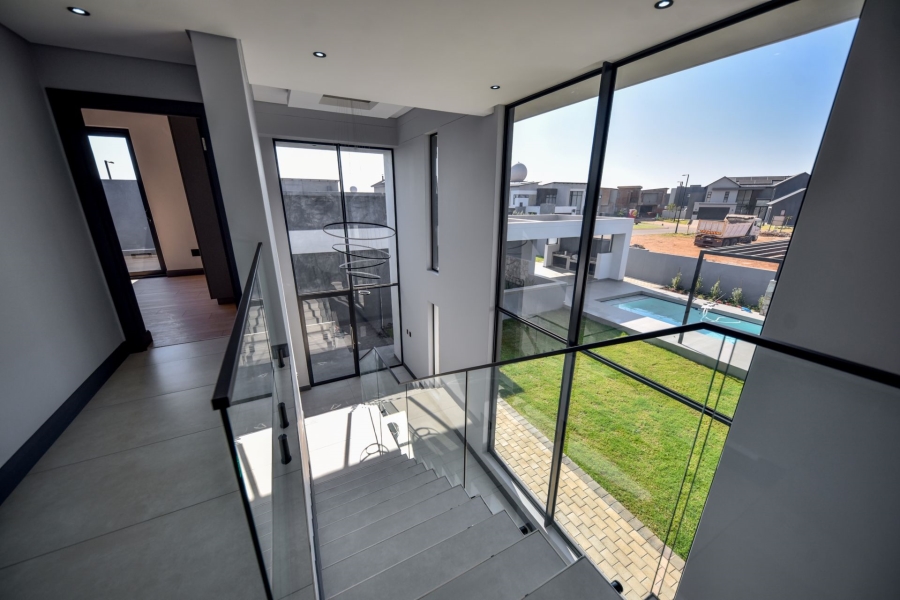 5 Bedroom Property for Sale in Midstream Heights Gauteng