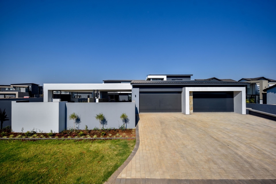 5 Bedroom Property for Sale in Midstream Heights Gauteng