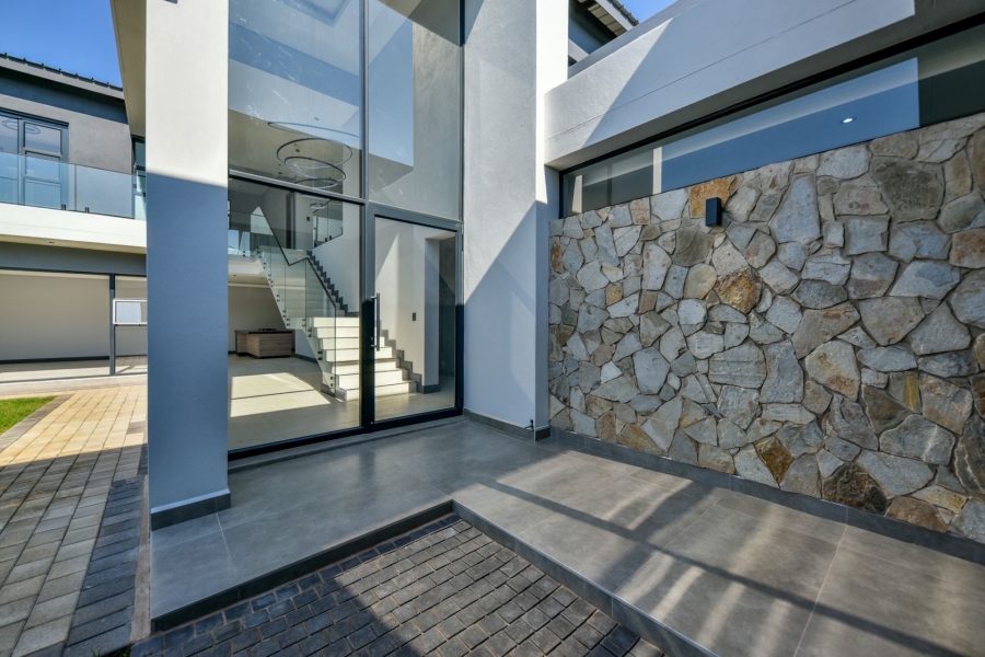 5 Bedroom Property for Sale in Midstream Heights Gauteng