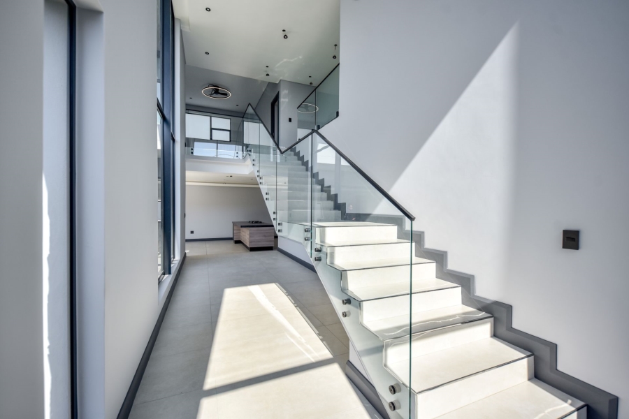 5 Bedroom Property for Sale in Midstream Heights Gauteng