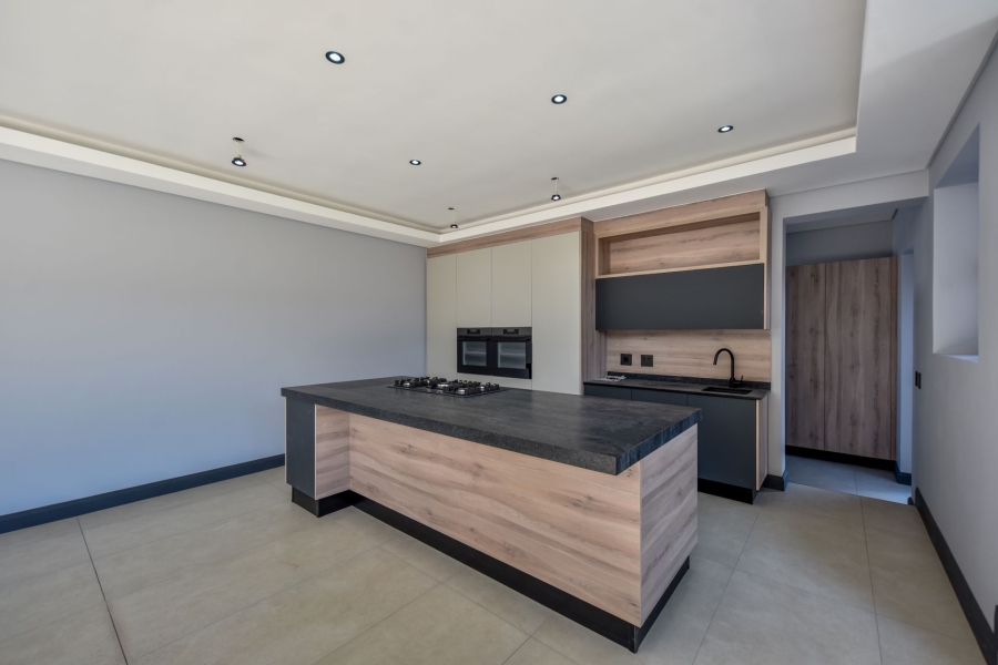 5 Bedroom Property for Sale in Midstream Heights Gauteng