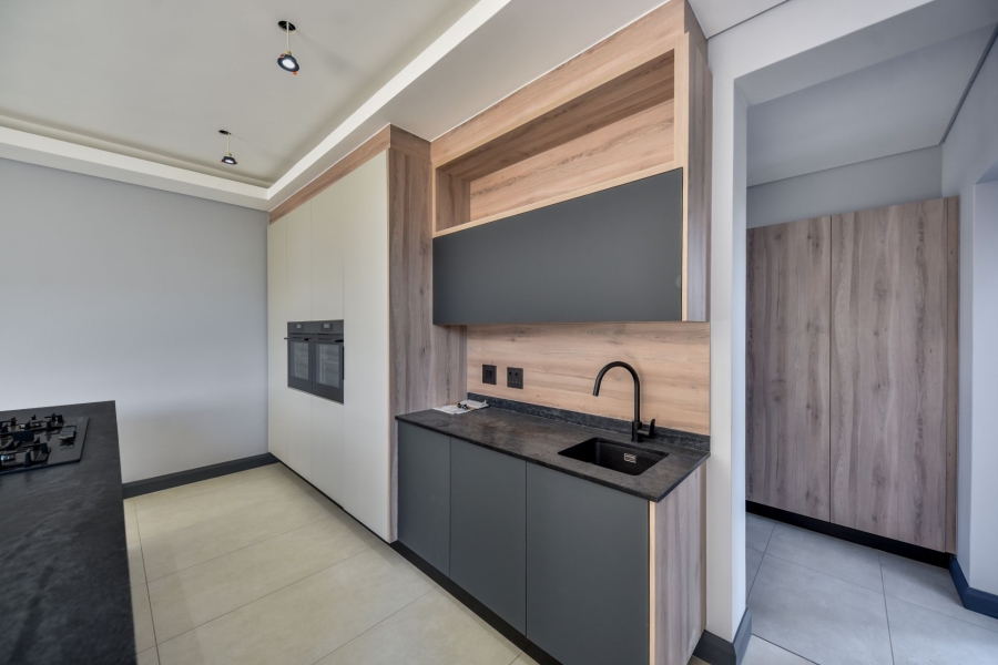 5 Bedroom Property for Sale in Midstream Heights Gauteng