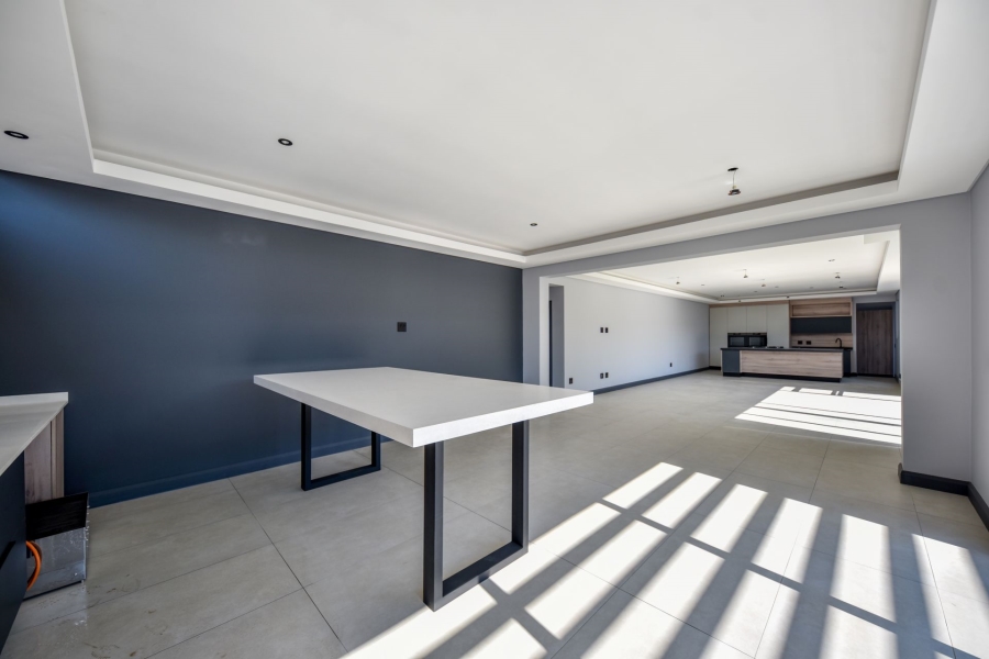 5 Bedroom Property for Sale in Midstream Heights Gauteng
