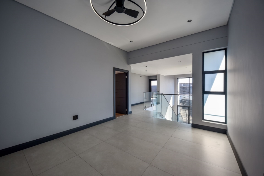 5 Bedroom Property for Sale in Midstream Heights Gauteng