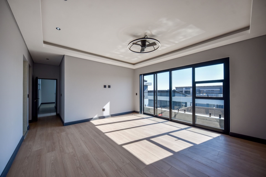 5 Bedroom Property for Sale in Midstream Heights Gauteng