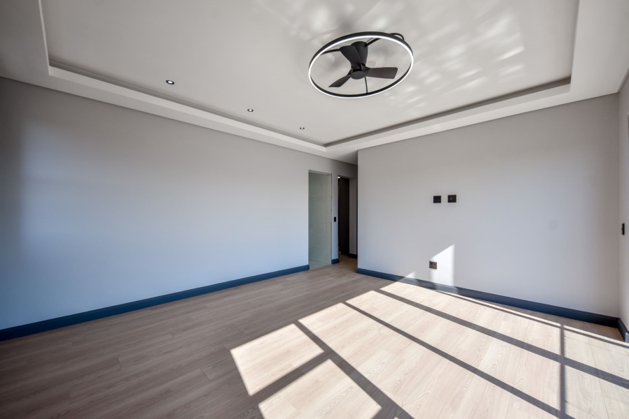 5 Bedroom Property for Sale in Midstream Heights Gauteng