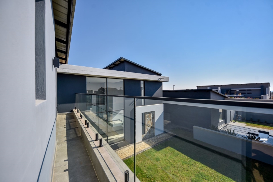 5 Bedroom Property for Sale in Midstream Heights Gauteng