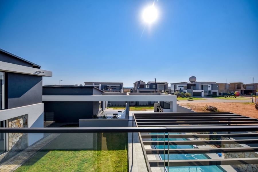 5 Bedroom Property for Sale in Midstream Heights Gauteng