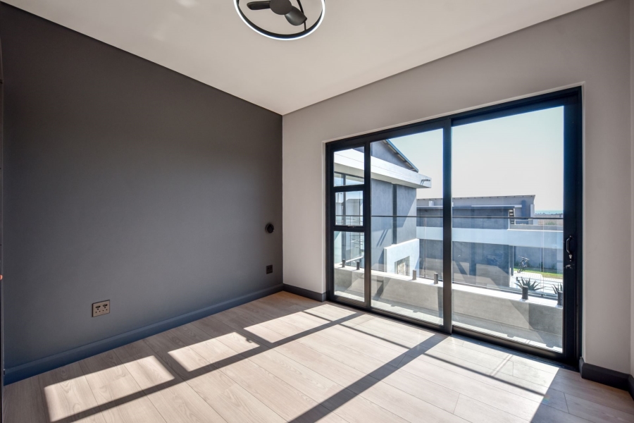 5 Bedroom Property for Sale in Midstream Heights Gauteng