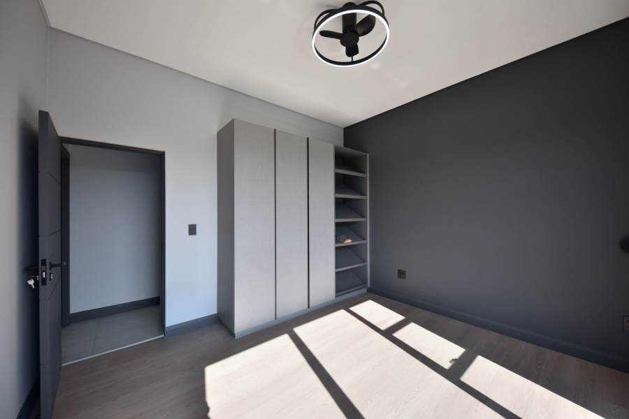 5 Bedroom Property for Sale in Midstream Heights Gauteng