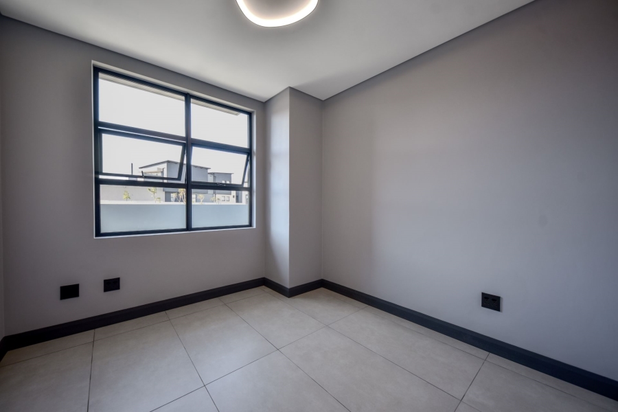 5 Bedroom Property for Sale in Midstream Heights Gauteng