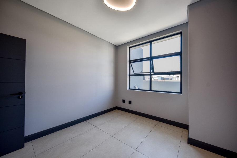 5 Bedroom Property for Sale in Midstream Heights Gauteng