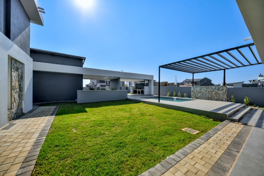 5 Bedroom Property for Sale in Midstream Heights Gauteng