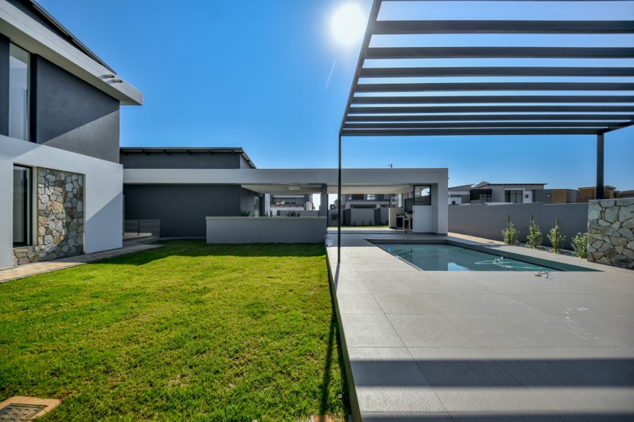 5 Bedroom Property for Sale in Midstream Heights Gauteng