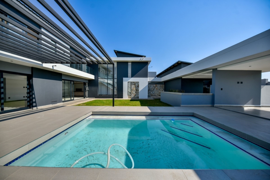 5 Bedroom Property for Sale in Midstream Heights Gauteng