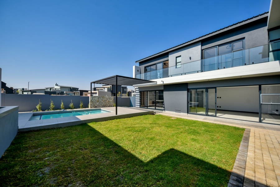 5 Bedroom Property for Sale in Midstream Heights Gauteng