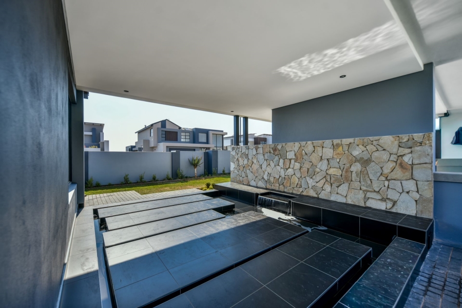 5 Bedroom Property for Sale in Midstream Heights Gauteng