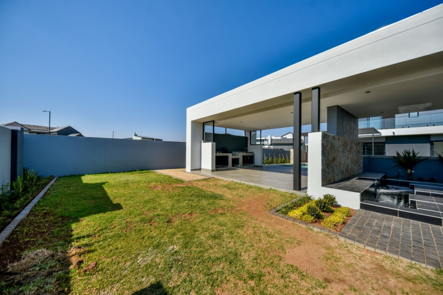 5 Bedroom Property for Sale in Midstream Heights Gauteng