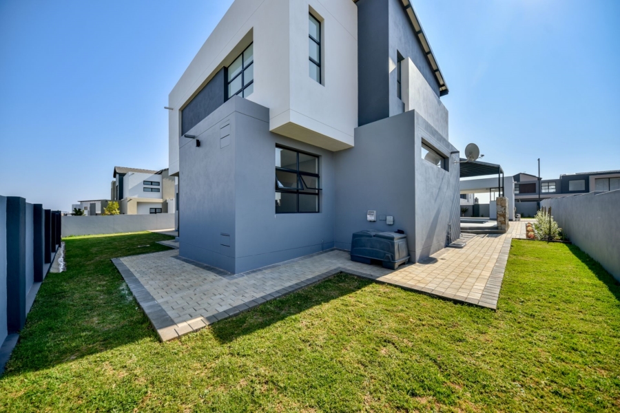 5 Bedroom Property for Sale in Midstream Heights Gauteng