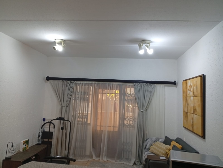To Let 1 Bedroom Property for Rent in Paulshof Gauteng