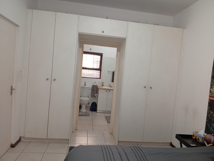 To Let 1 Bedroom Property for Rent in Paulshof Gauteng