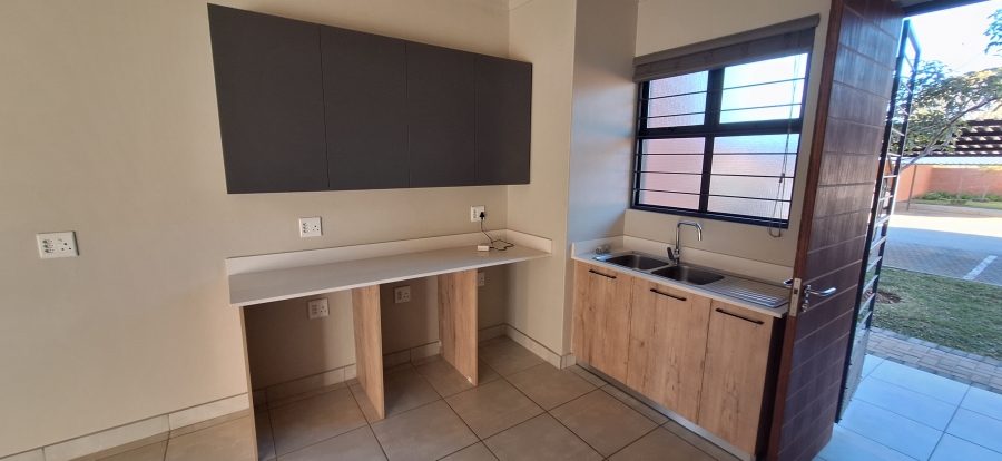 To Let 2 Bedroom Property for Rent in Rietvalleirand Gauteng