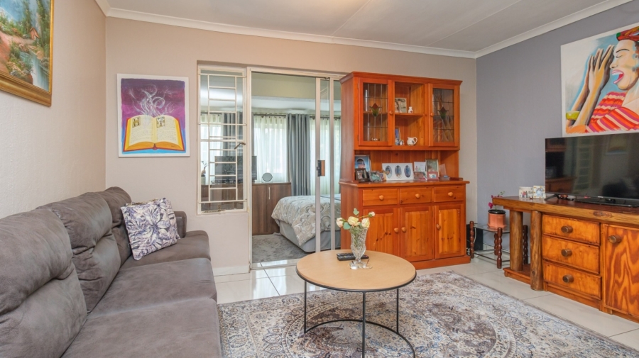 1 Bedroom Property for Sale in Discovery Gauteng