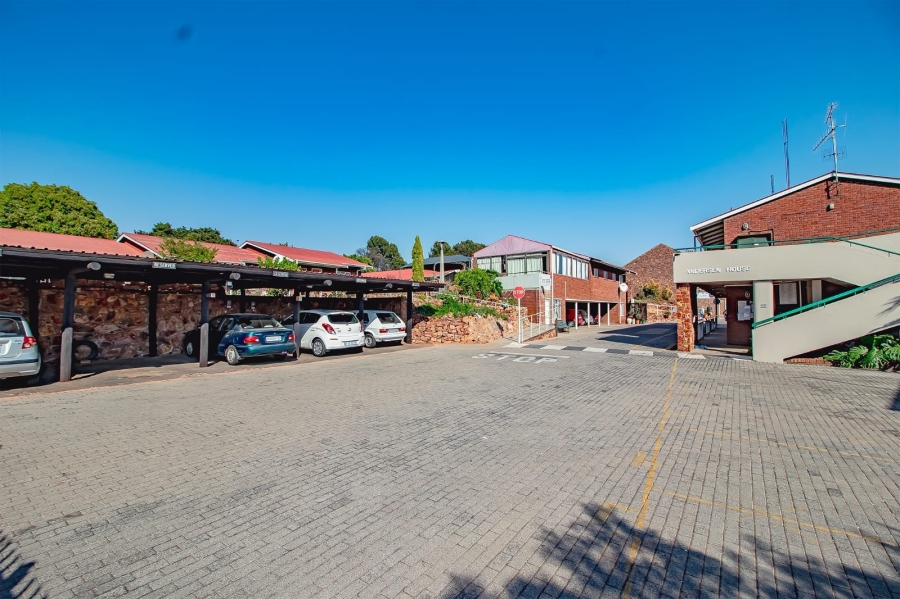 2 Bedroom Property for Sale in Groenkloof Gauteng
