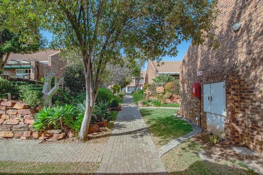 2 Bedroom Property for Sale in Groenkloof Gauteng